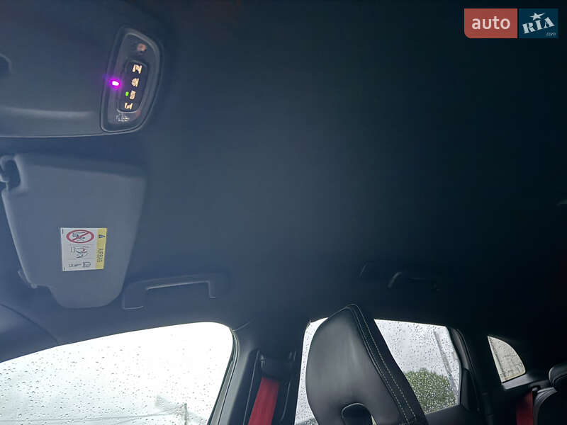 Хетчбек Volvo V40 2015 в Луцьку