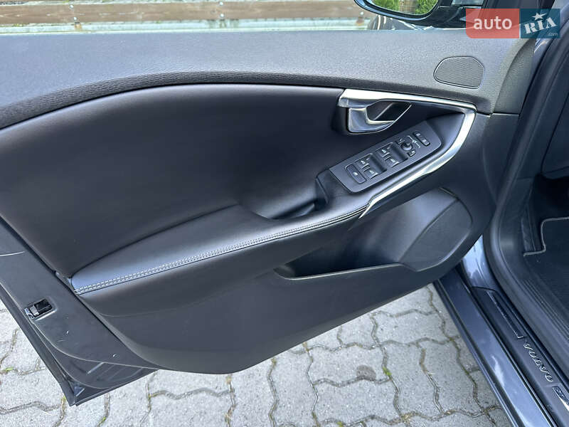 Хетчбек Volvo V40 2014 в Стрию