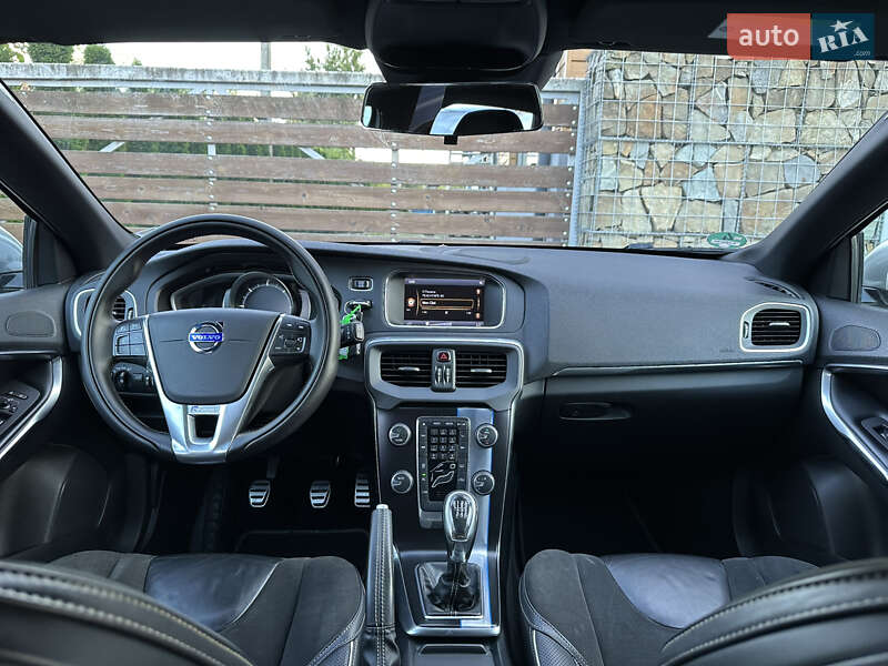 Хетчбек Volvo V40 2014 в Стрию