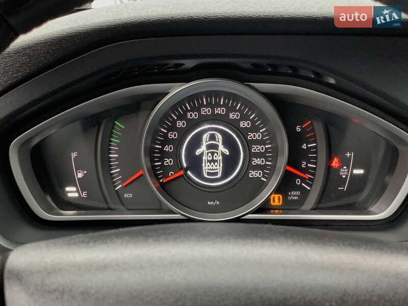 Хэтчбек Volvo V40 2014 в Бердичеве