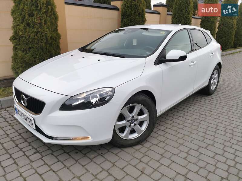 Хетчбек Volvo V40 2016 в Львові фото Хетчбек Volvo V40 2016 в Львові
