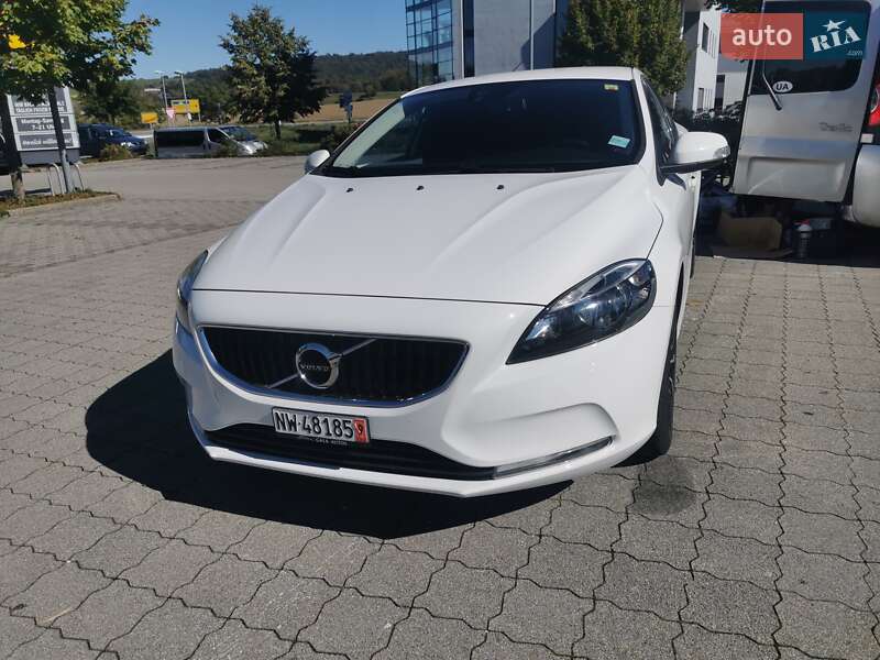 Хетчбек Volvo V40 2016 в Львові фото 22 Хетчбек Volvo V40 2016 в Львові