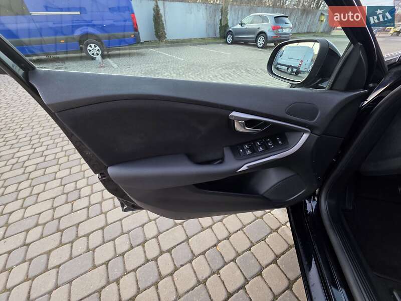 Хэтчбек Volvo V40 2018 в Ивано-Франковске фото 53 Хэтчбек Volvo V40 2018 в Ивано-Франковске