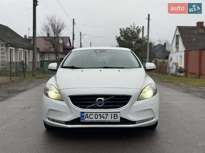 Хэтчбек Volvo V40 2014 в Владимире