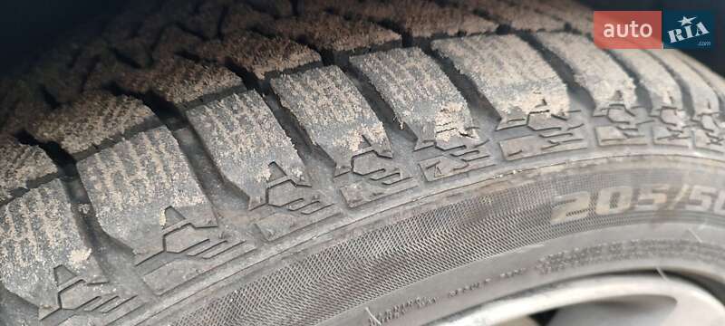 Хетчбек Volvo V40 2013 в Києві