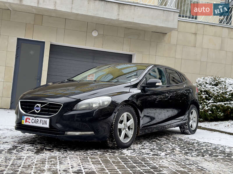 Volvo V40 2015