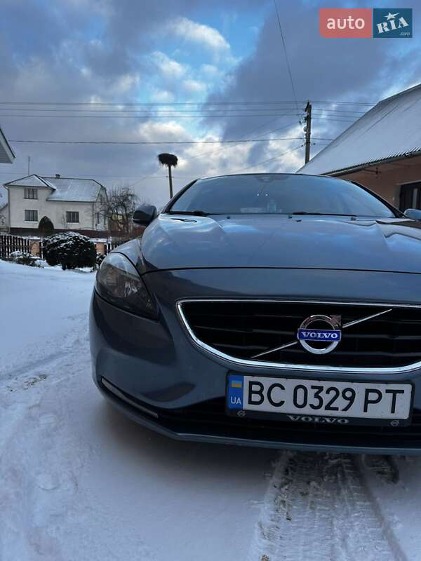 Хэтчбек Volvo V40 2012 в Николаеве