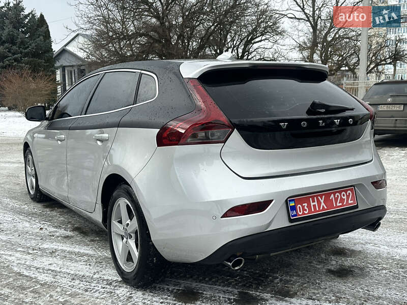 Хетчбек Volvo V40 2012 в Луцьку
