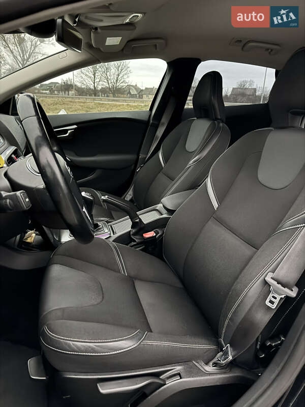 Хэтчбек Volvo V40 2014 в Бродах