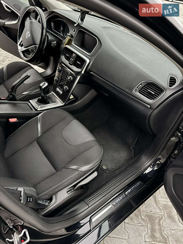 Хэтчбек Volvo V40 2014 в Бродах