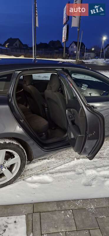 Хэтчбек Volvo V40 2013 в Луцке