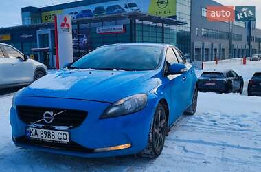 Хэтчбек Volvo V40 2013 в Киеве