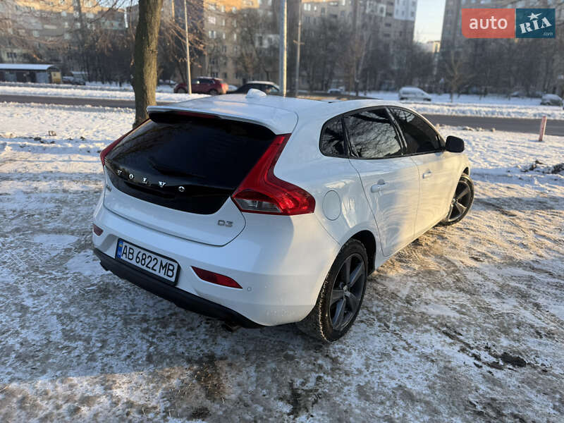 Хэтчбек Volvo V40 2016 в Виннице