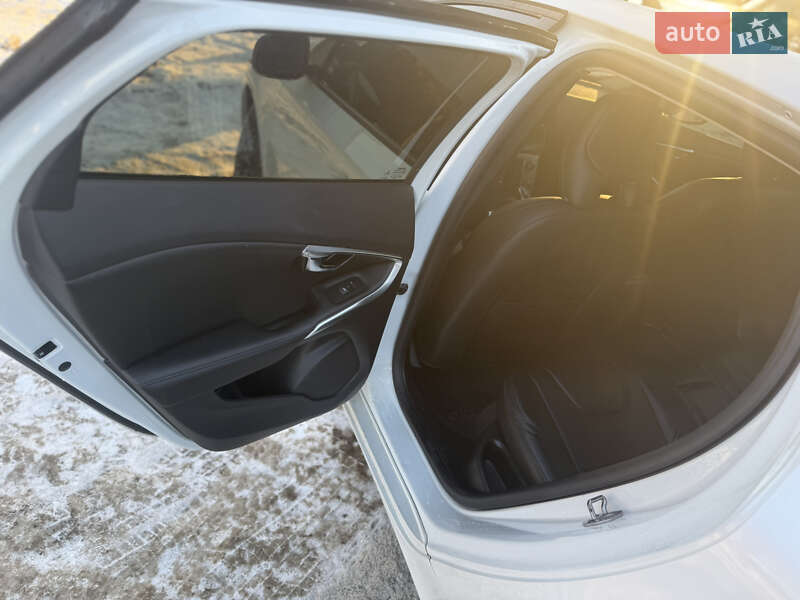 Хэтчбек Volvo V40 2016 в Виннице