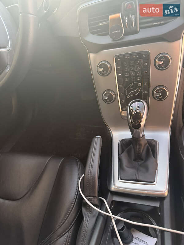 Хэтчбек Volvo V40 2016 в Виннице