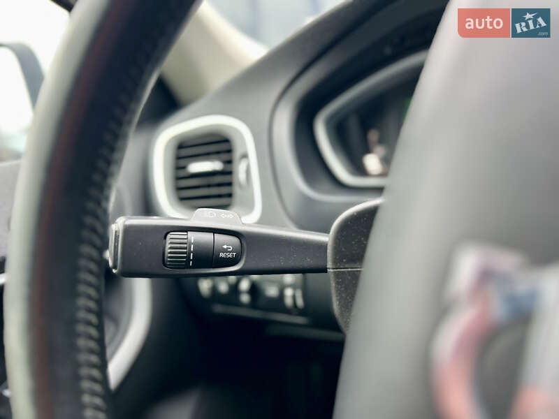 Хэтчбек Volvo V40 2013 в Киеве фото 25 Хэтчбек Volvo V40 2013 в Киеве