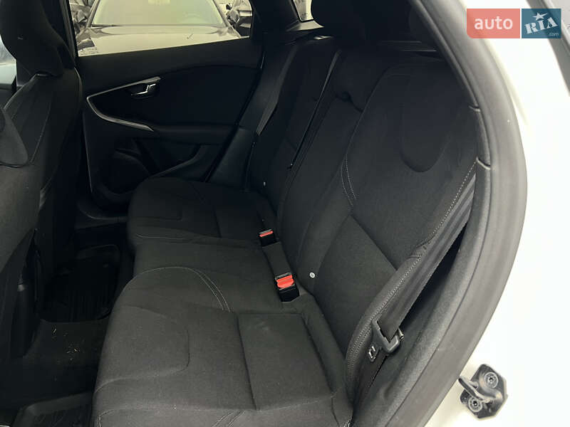 Хэтчбек Volvo V40 2013 в Киеве фото 38 Хэтчбек Volvo V40 2013 в Киеве