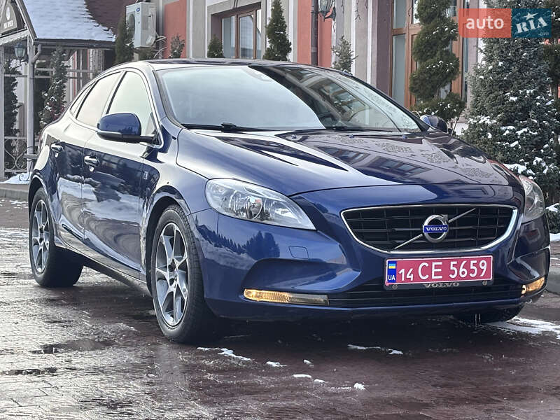 Хетчбек Volvo V40 2015 в Стрию