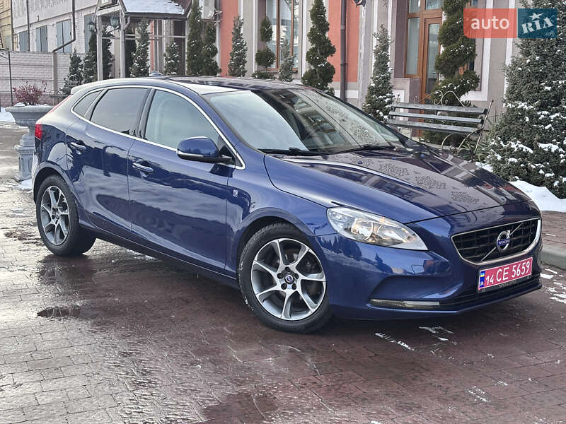 Хетчбек Volvo V40 2015 в Стрию