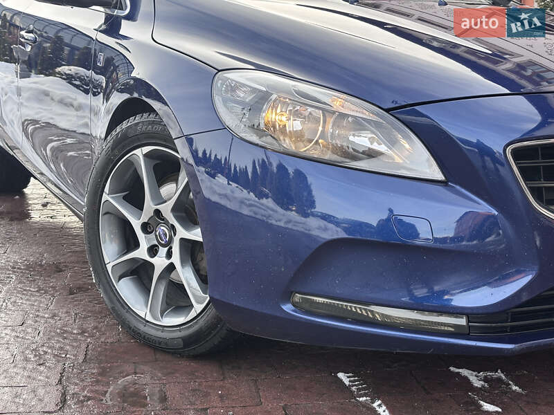 Хетчбек Volvo V40 2015 в Стрию
