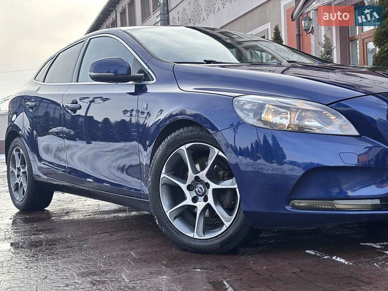 Хетчбек Volvo V40 2015 в Стрию