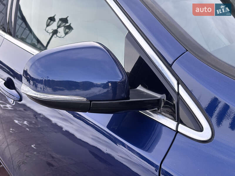 Хетчбек Volvo V40 2015 в Стрию