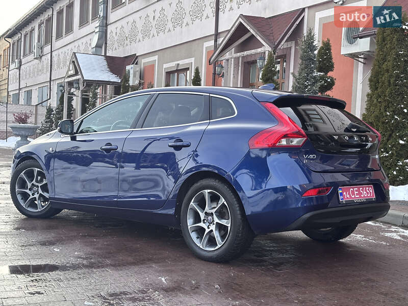 Хетчбек Volvo V40 2015 в Стрию