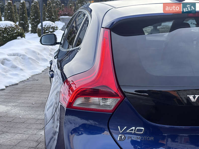 Хетчбек Volvo V40 2015 в Стрию