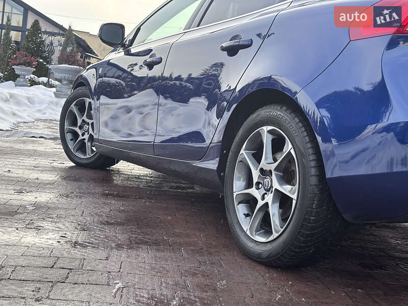 Хетчбек Volvo V40 2015 в Стрию