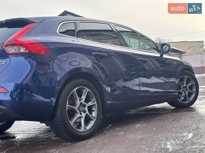 Хетчбек Volvo V40 2015 в Стрию