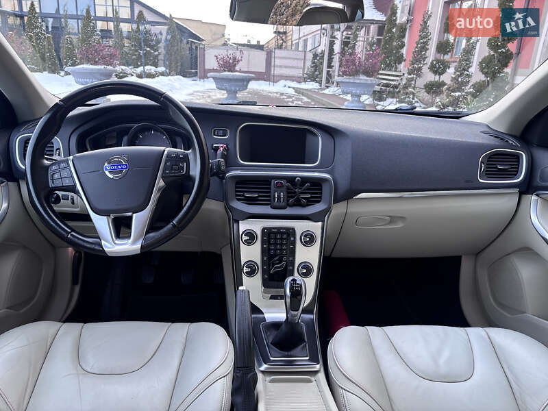 Хетчбек Volvo V40 2015 в Стрию
