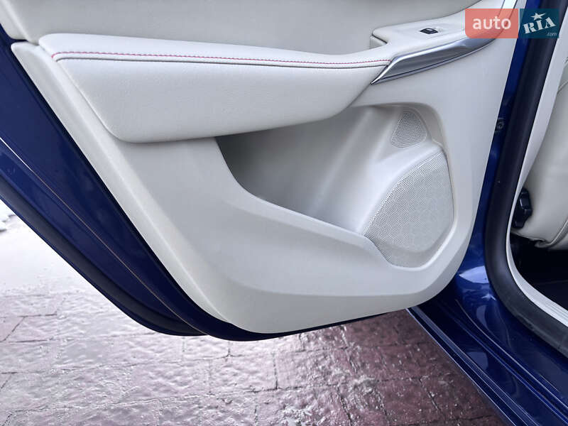 Хетчбек Volvo V40 2015 в Стрию