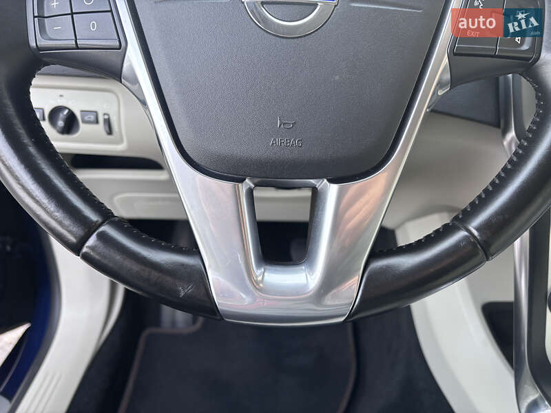 Хетчбек Volvo V40 2015 в Стрию