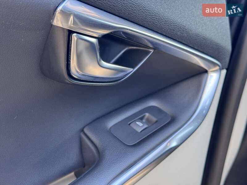 Хэтчбек Volvo V40 2013 в Стрые фото 60 Хэтчбек Volvo V40 2013 в Стрые