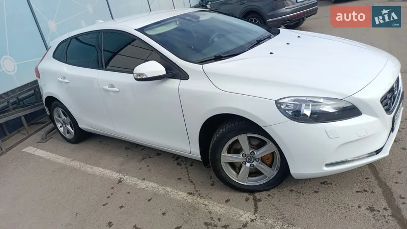 Volvo V40