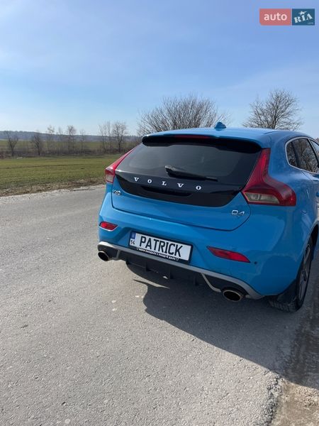 Хэтчбек Volvo V40 2014 в Львове
