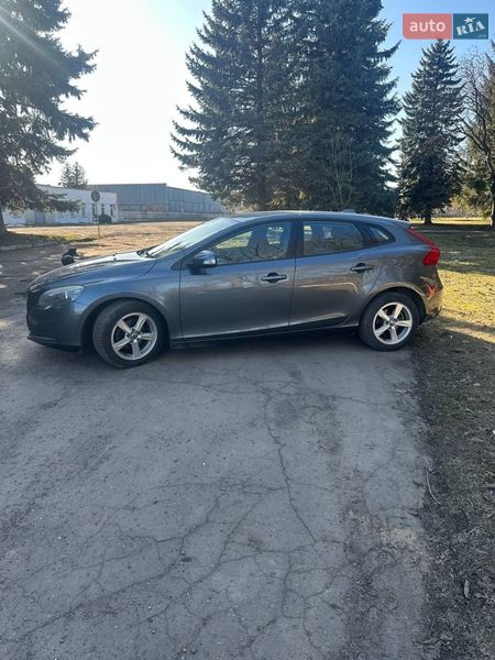 Хэтчбек Volvo V40 2013 в Луцке