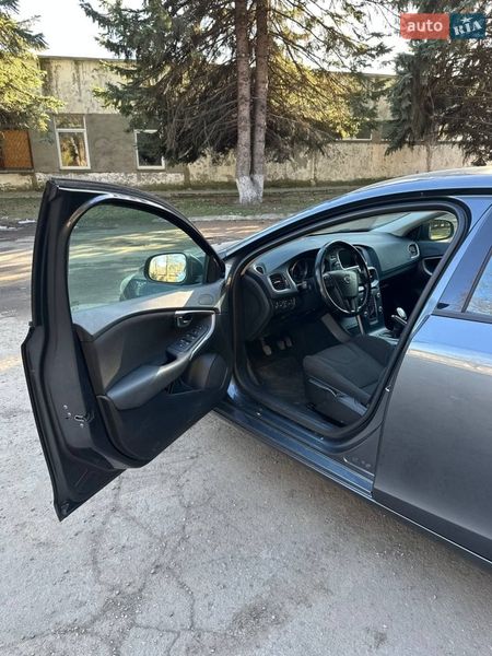 Хэтчбек Volvo V40 2013 в Луцке