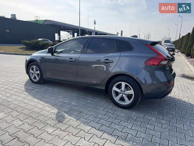 Хетчбек Volvo V40 2012 в Тернополі