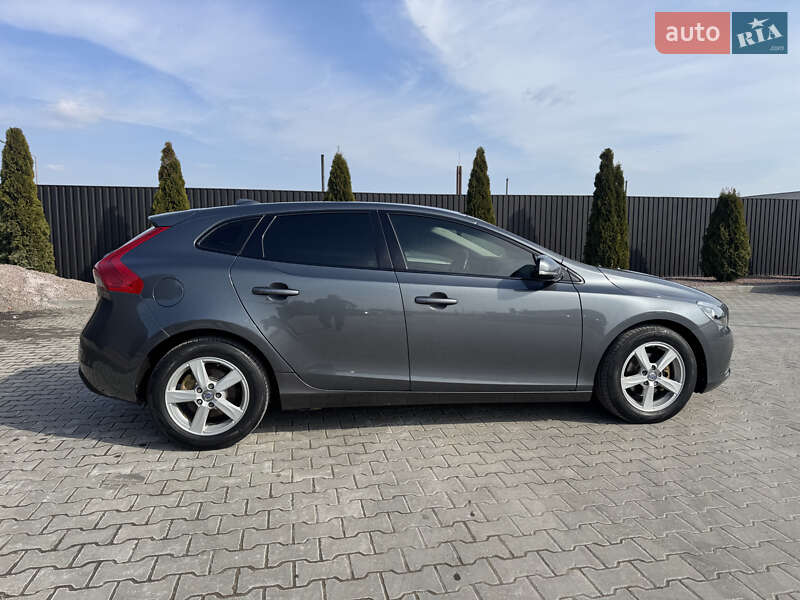 Хетчбек Volvo V40 2012 в Тернополі