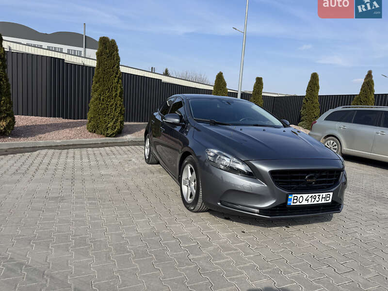 Хетчбек Volvo V40 2012 в Тернополі