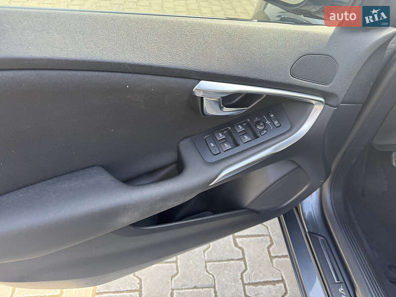 Хетчбек Volvo V40 2012 в Тернополі