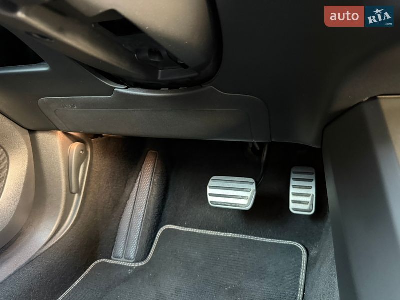 Хетчбек Volvo V40 2013 в Львові фото 45 Хетчбек Volvo V40 2013 в Львові