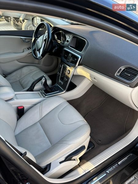 Хетчбек Volvo V40 2014 в Монастирищеві
