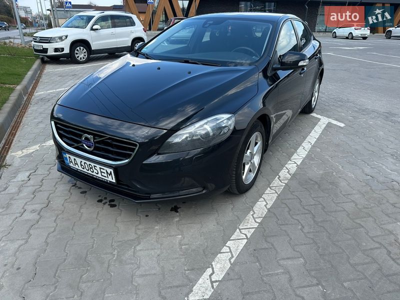 Volvo V40 2015