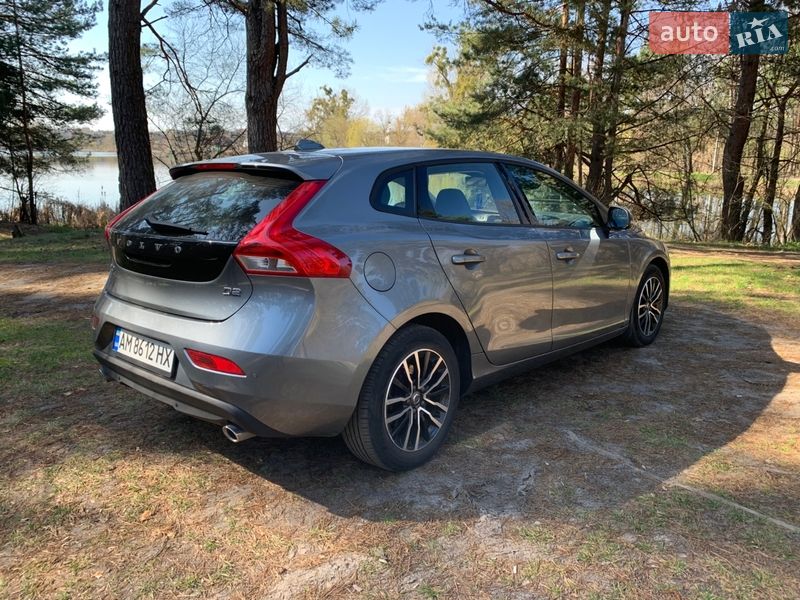 Хэтчбек Volvo V40 2019 в Житомире