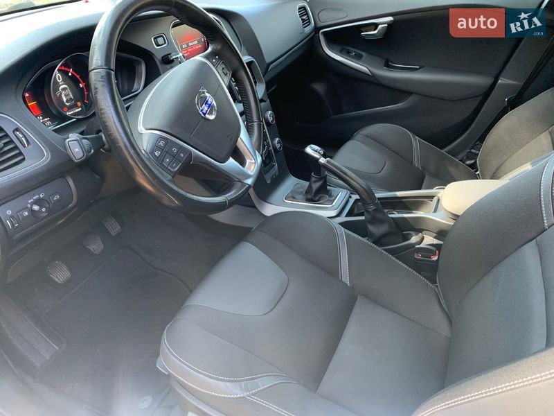 Хэтчбек Volvo V40 2019 в Житомире