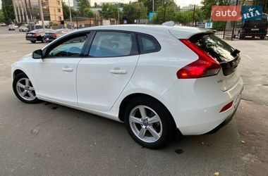 Хэтчбек Volvo V40 2013 в Киеве
