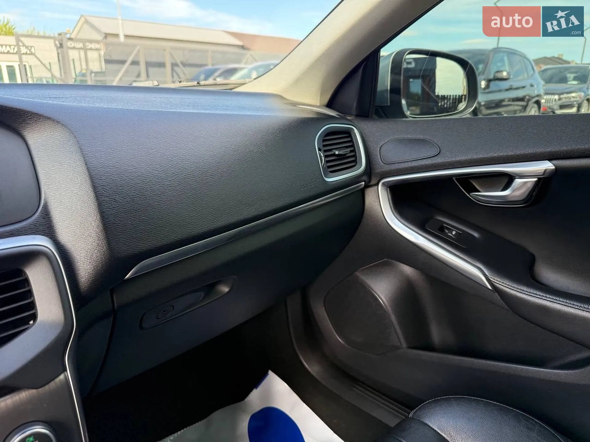 2016 Volvo V40 - мініатюра 37