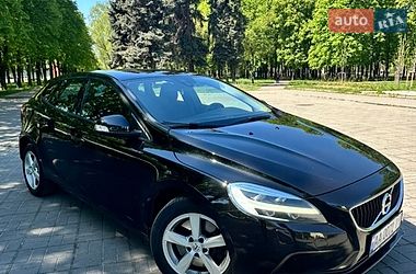 Хэтчбек Volvo V40 2017 в Киеве